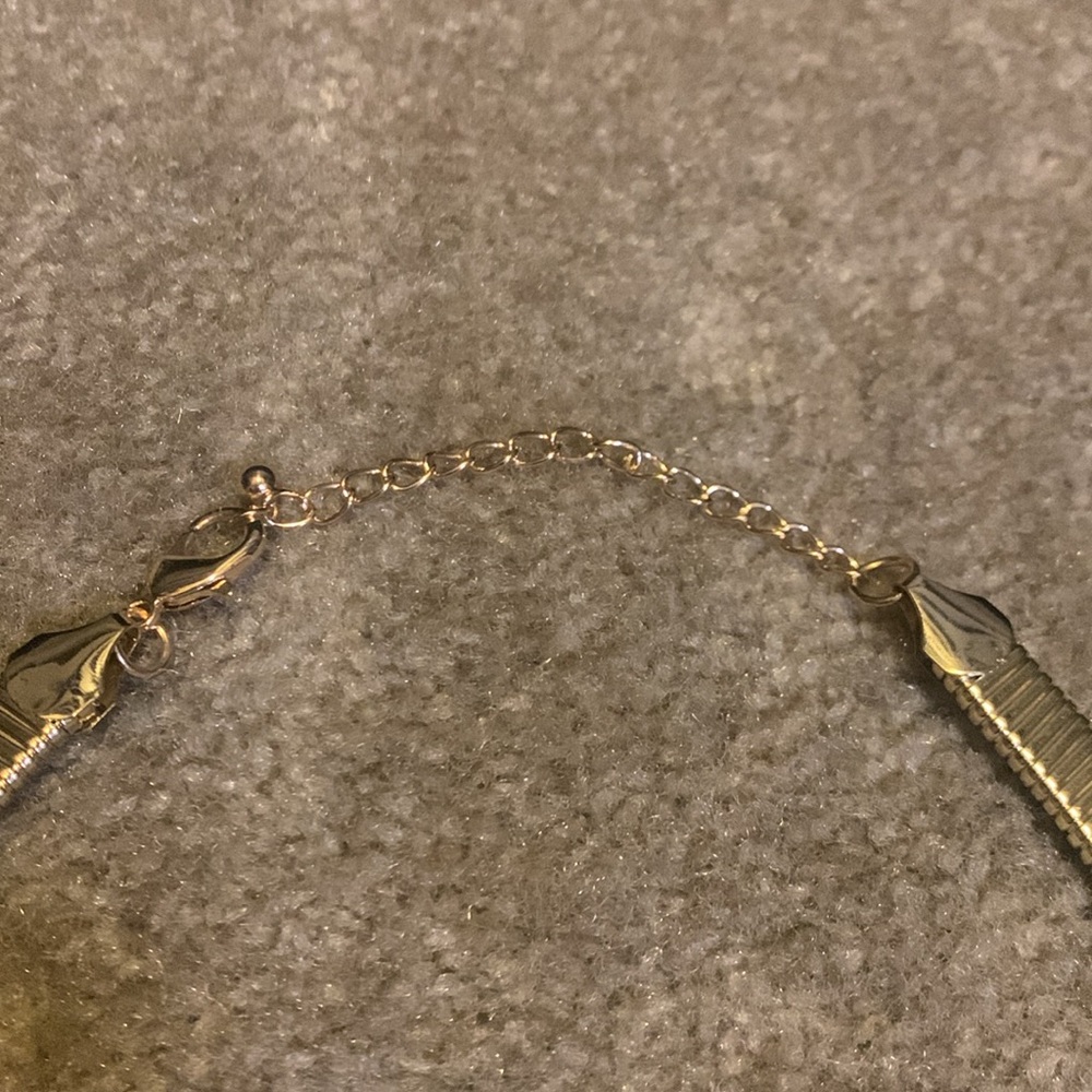 Exquisite Necklace - Picture 5 of 5